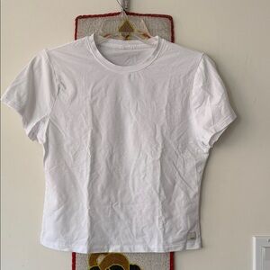 NWOT”Vuori” Short Sleeve Tshirt